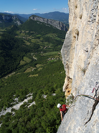 [20100806_111230_Presles.jpg]
I'm very glad to see Antonella back on the rocks after her terrible accident and months of hospital...