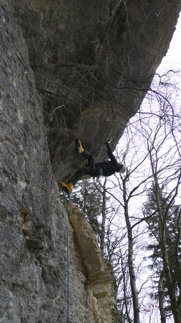 [20110313_152827_DryMeaudre.jpg]
Dry climbing at a the special site of L'Abattoir, in Meaudre. Here on the rightmost route, one of the easiest... as you can see ! Mostly complete guidebook here.