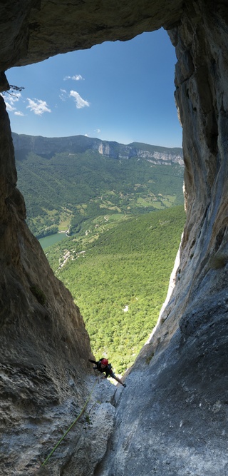 [20110709_121618_BelInterludeCavePano_.jpg]
Wide angle-shot inside the cave of Bel Interlude (6b). This is a route on the far right of the cliff, accessible from the bottom.