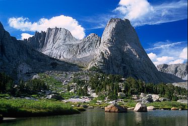 [PingoraWolfHead.jpg]
Pingora and Wolf Head looming above the Cirque of the Towers.