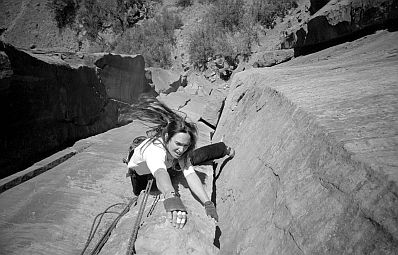 [BW_ZionShortClose.jpg]
Jenny on a single pitch. Zion, Utah, 2003.