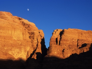 Moonrise above the Ishrin range