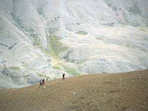 Walk above the Cho-Oyu base camp