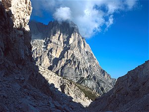 The Paretone seen from Vado di Corno, Gran Sasso