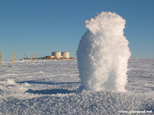 [PenguinSnowed.jpg]
My little penguin ice sculpture, covered with ice deposited in less than a month via reverse sublimation.