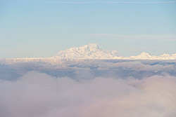 20080119_163922_FromPeakStMichelP03 - Mirage disturbing the atmosphere of the Gresivaudan valley, in the direction of Mt Blanc.
[ Click to go to the page where that image comes from ]