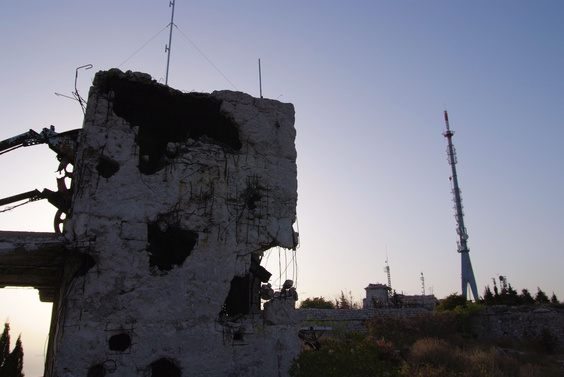 [20070825_184319_DestroyedLiftStation.jpg]
During the serbian war, the serbs shelled the city from the top of the hill. The city has been quickly and extensively repaired and few traces remain of this sad episode in town. But up on the hill the impacts of shells and bullets are still visible all around. Who knows how many mies still lay around waiting for the wrong tourist foot. On a light note the top of the hill is also a meeting point for lovers. But then again so is everywhere or so.